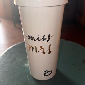 Brand New Miss to Mrs. White Tumbler with Straw – Perfect for Brides!